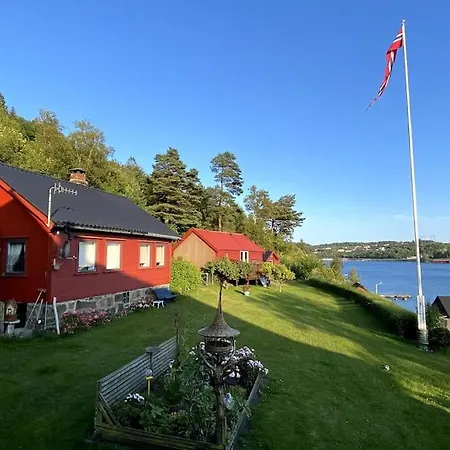 At Oyvoll In * Farsund
